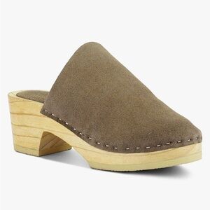 Tag & Co Darcie Clog Taupe Color Suede Upper Wooden Soles Closed Toe SZ 6.5